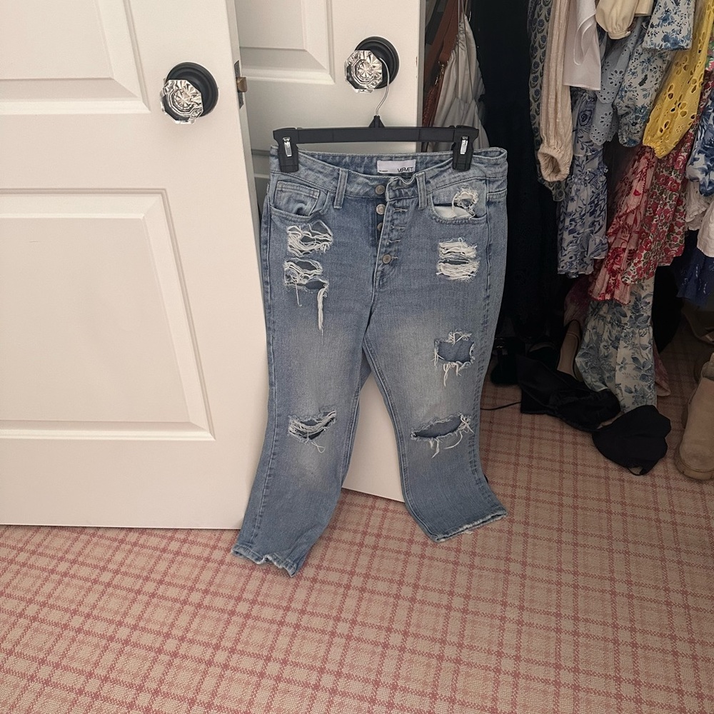 Verint Ripped Jeans
